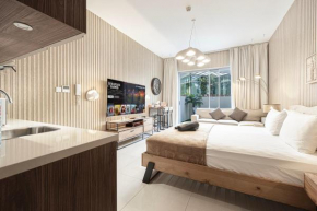 Luxurious studio apartment with private garden